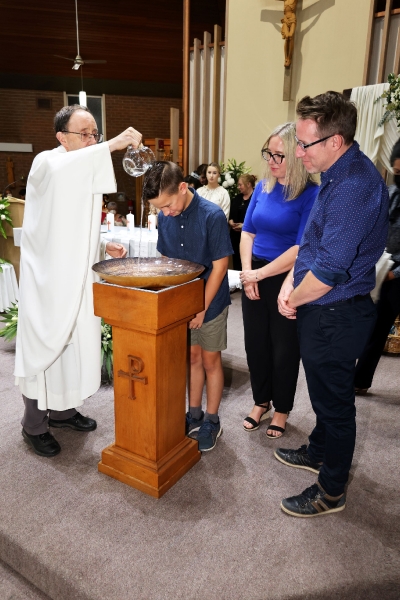 2022 04 16 Easter Vigil 304