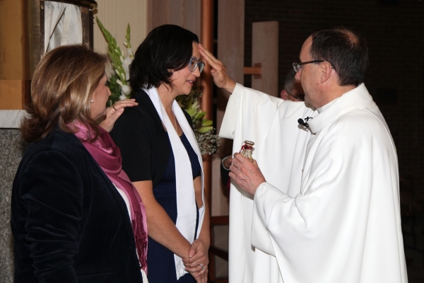 17 04 15 Easter Vigil 096